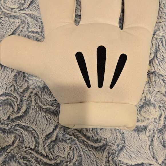 VINTAGE MICKEY MOUSE HANDS FROM DISNEYLAND~ LATE 70'S. - Picture 3 of 4